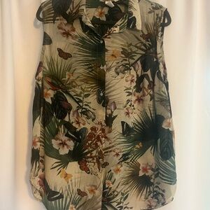 H&M Cream Sleeveless Button Down Blouse with Peter Pan Collar